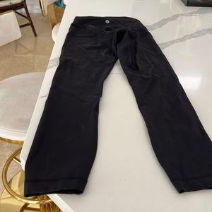 LULULEMON ALIGN HIGH RISE LEGGINGS. they are in great condition.